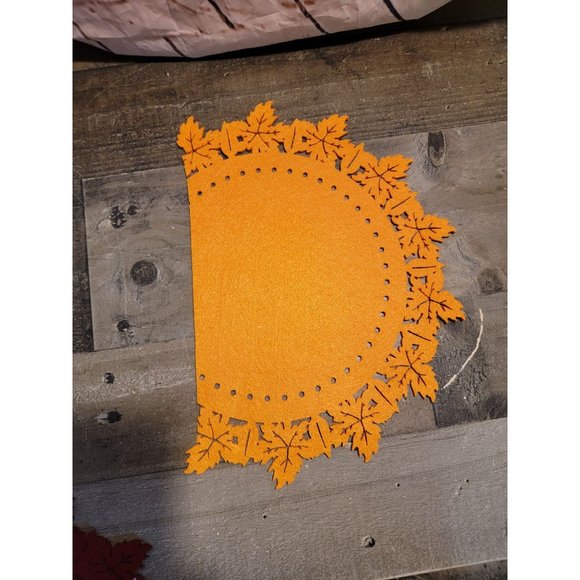 Felt orange leaf leaves Fall table decor - Picture 3 of 4